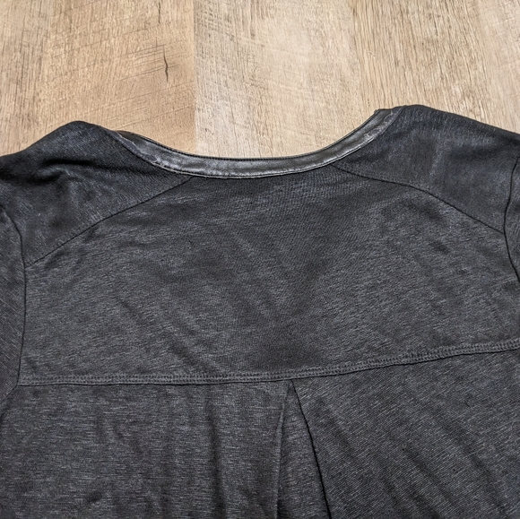 Vince Black Linen Top size small relaxed fit - Picture 6 of 15